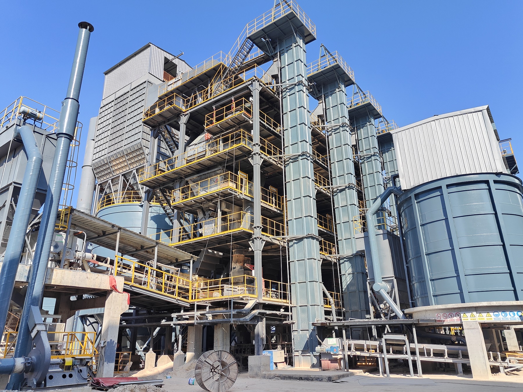 砂石行業(yè)又有“大動(dòng)作”？唐山金路干法制砂樓優(yōu)勢(shì)有哪些？