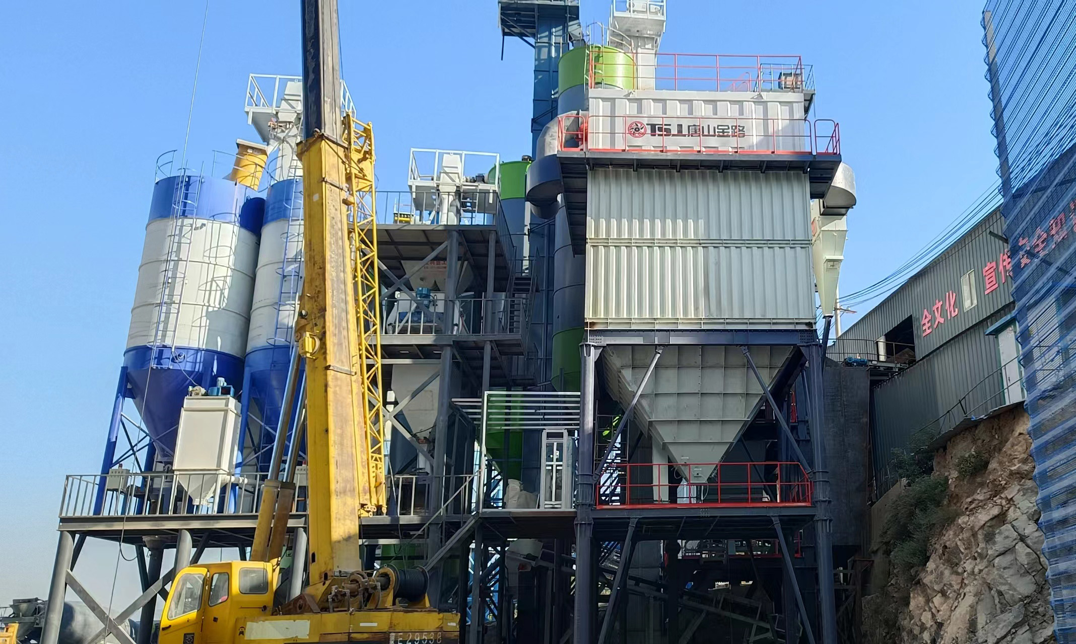 制砂設(shè)備選擇干式制砂樓，綠色環(huán)保效益高