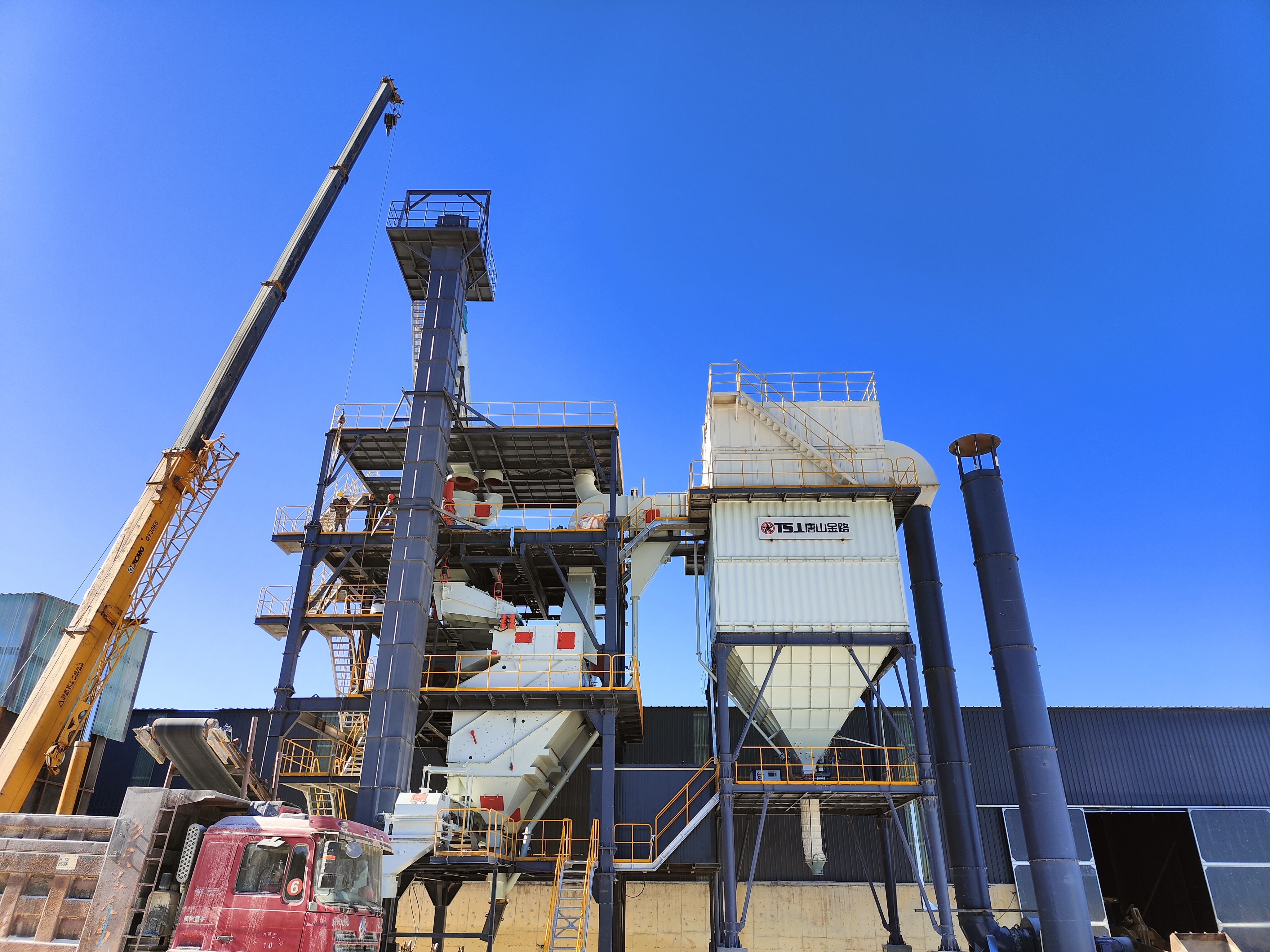 干法制砂樓：機(jī)制砂配比可調(diào)、含粉率可控，實(shí)現(xiàn)全年穩(wěn)定生產(chǎn)的核心利器